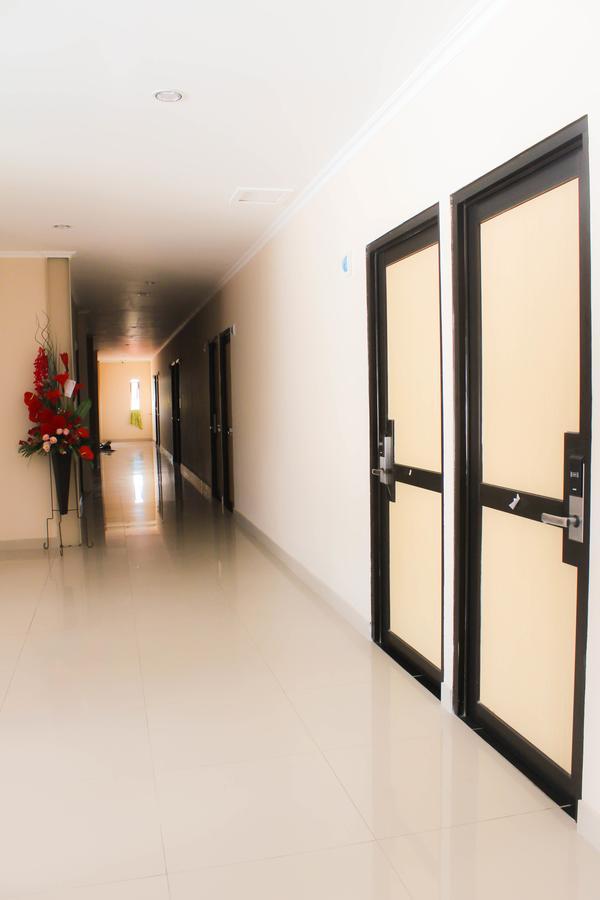 Intech Hostel Бандунг Экстерьер фото